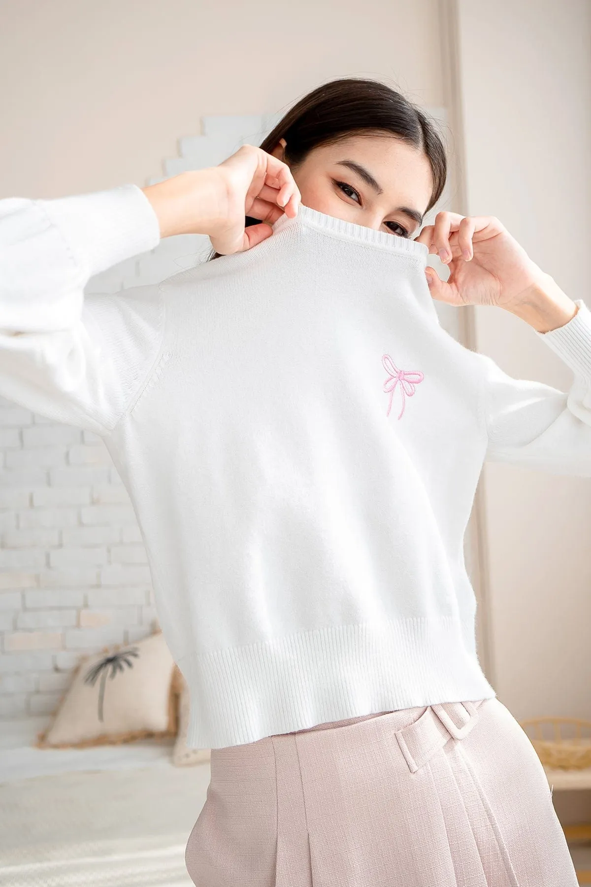 ALLURE RIBBON SWEATER IN WHITE