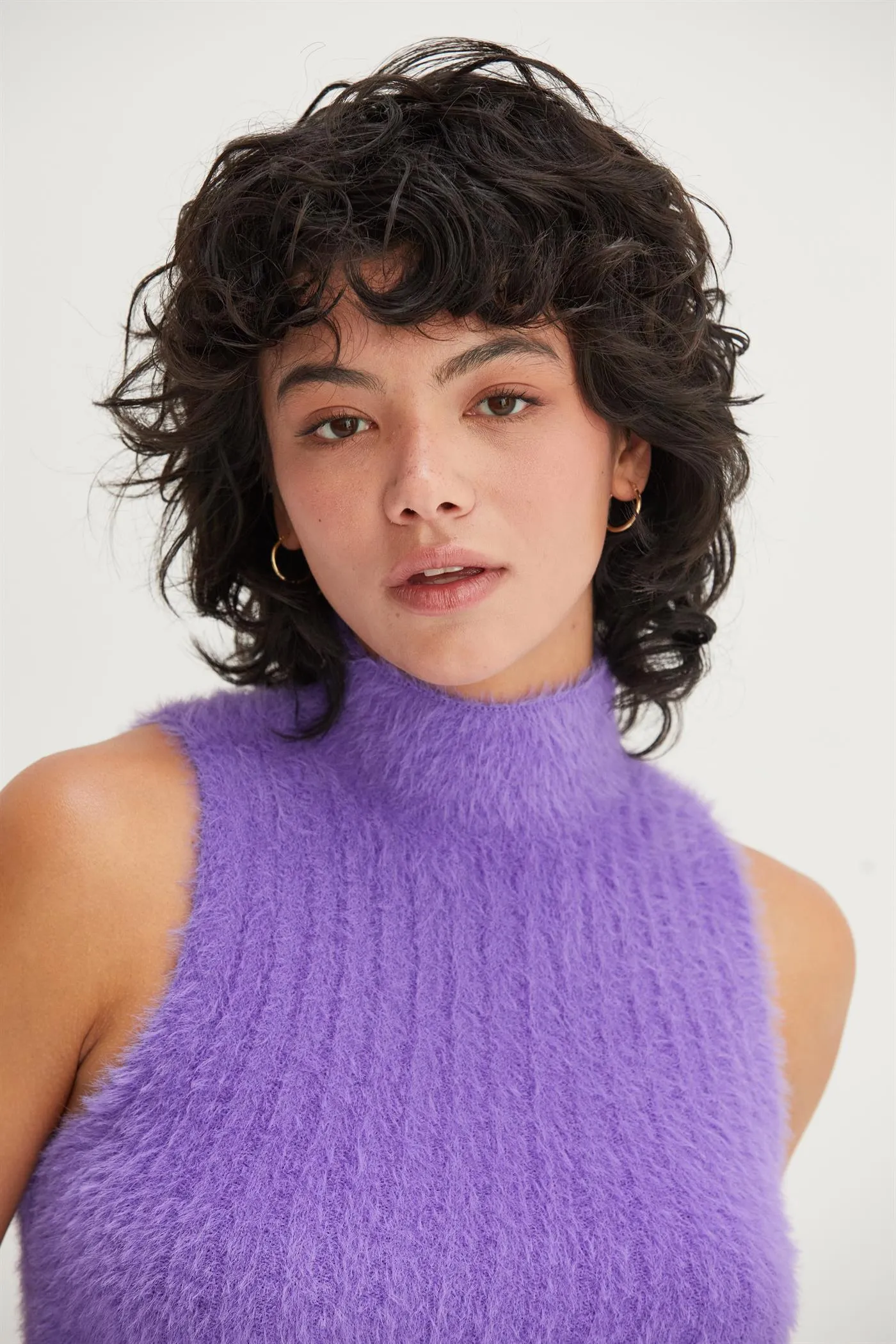 DZ24F139-High Neck Sleeveless Knit Top