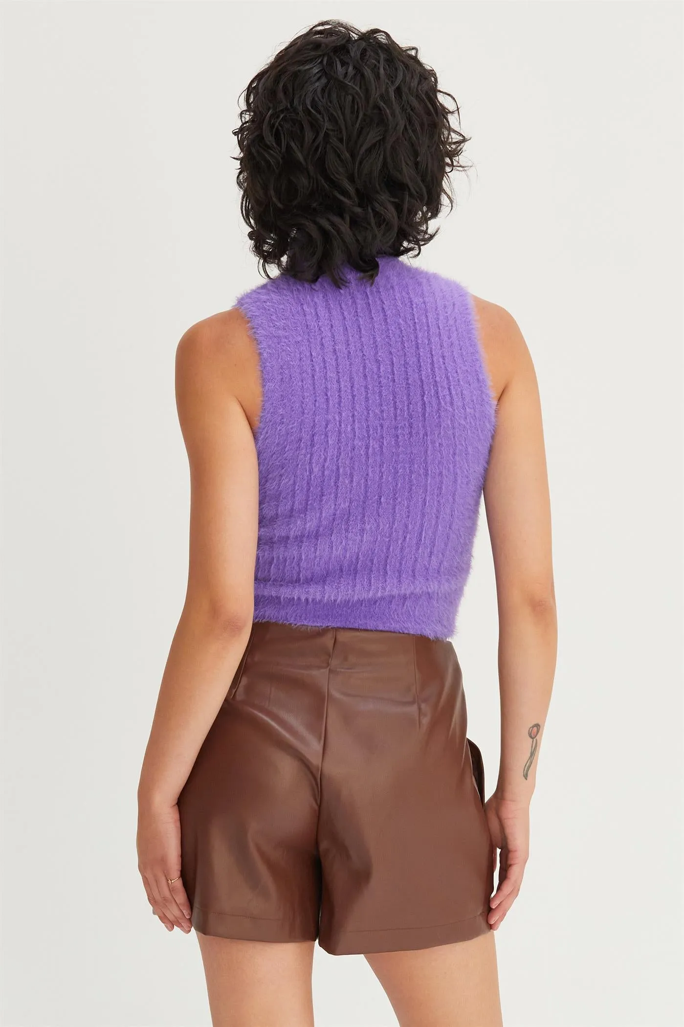 DZ24F139-High Neck Sleeveless Knit Top