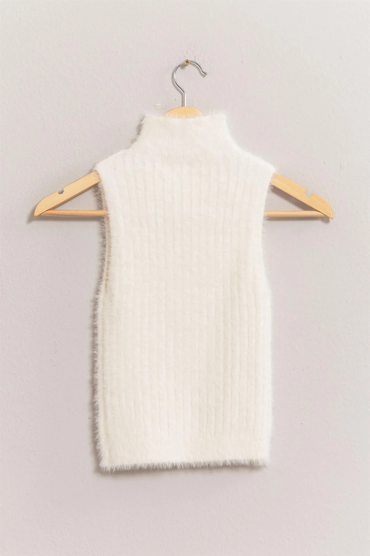 DZ24F139-High Neck Sleeveless Knit Top
