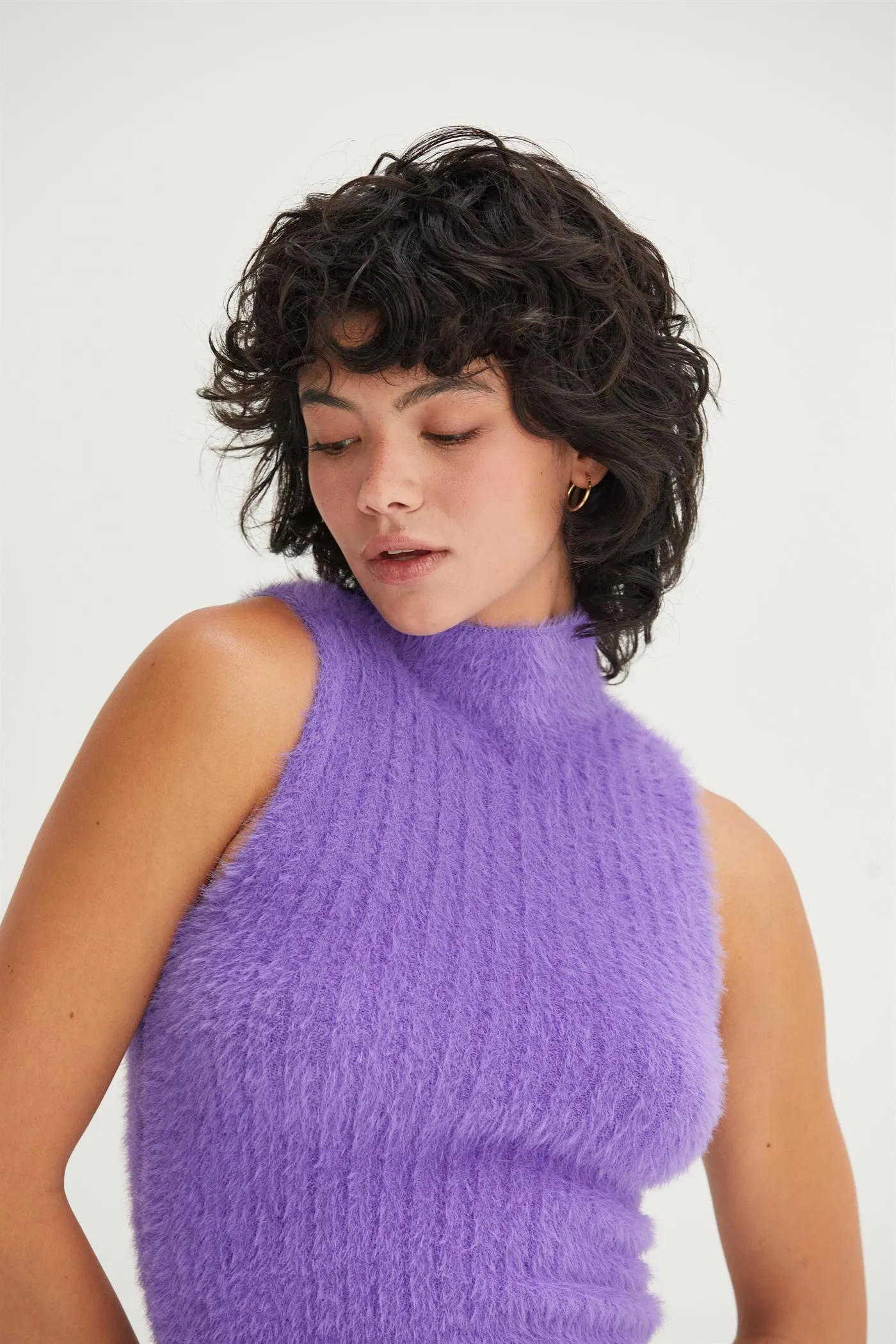 DZ24F139-High Neck Sleeveless Knit Top